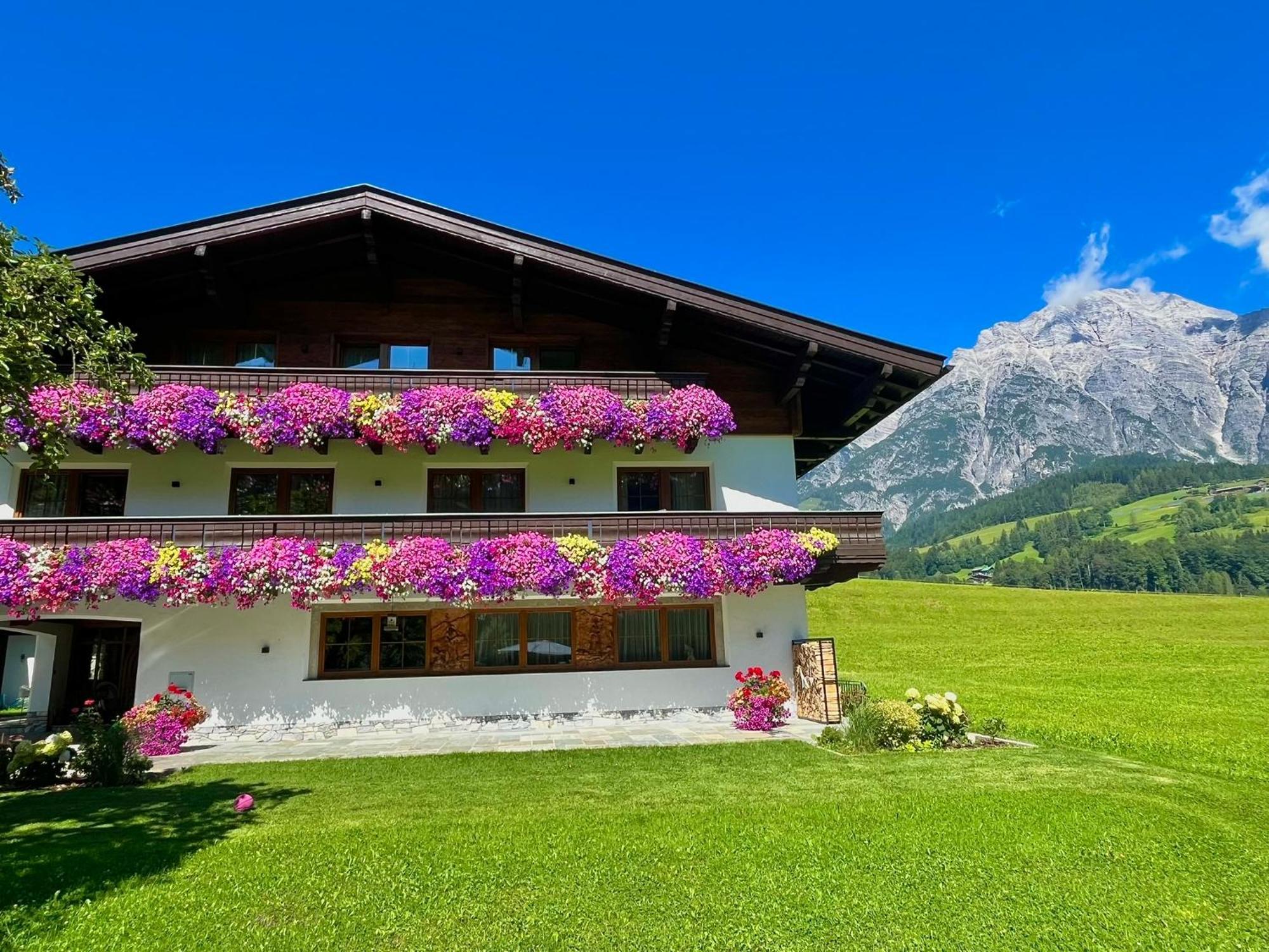 Untergrundgut Villa ลีโอกัง ภายนอก รูปภาพ